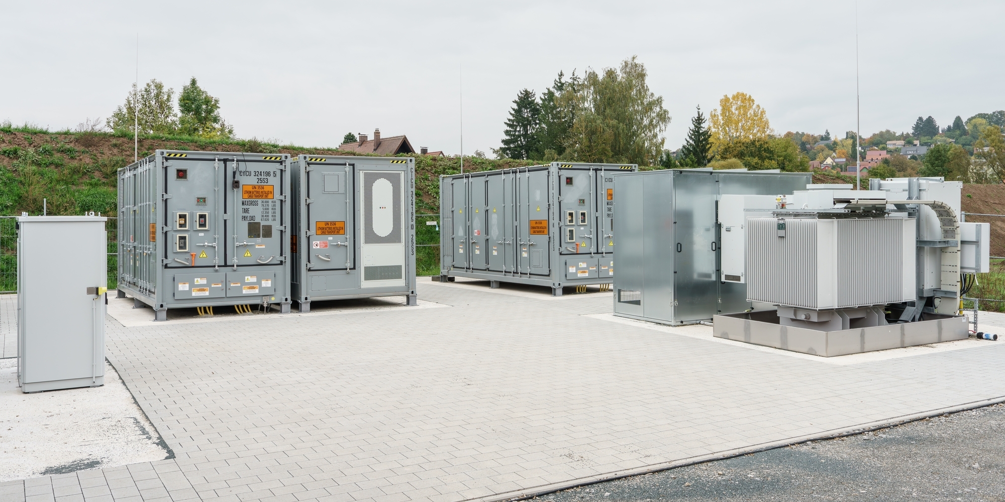 Bundeswirtschaftsministerium will große Batteriespeicher sofort aus der Kraftwerks‑Netzanschlussverordnung (KraftNAV) nehmen