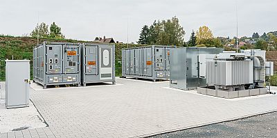 Bundeswirtschaftsministerium will große Batteriespeicher sofort aus der Kraftwerks‑Netzanschlussverordnung (KraftNAV) nehmen